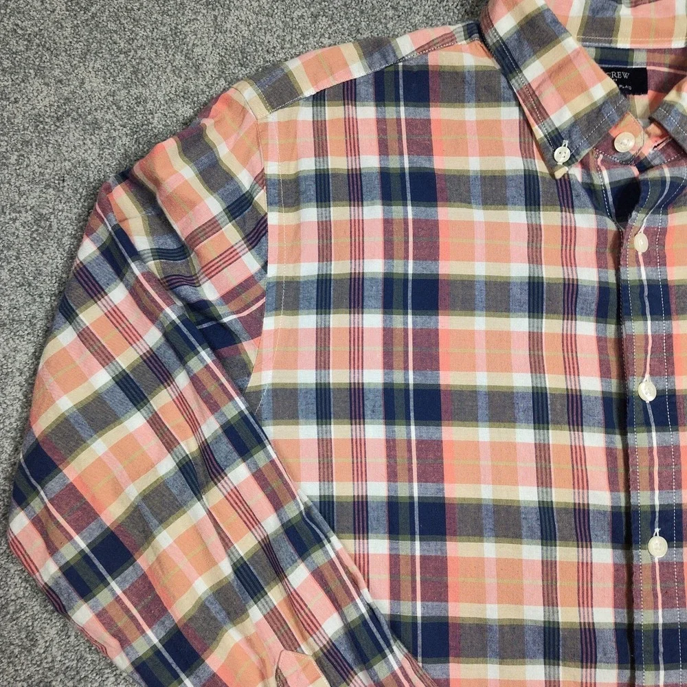 J Crew Mens Summer Plaid Button Down Long Sleeve Shirt Size M Peach Navy Cotton